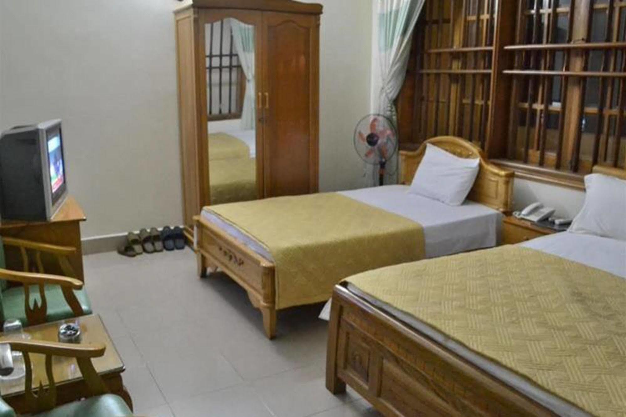 Hoang Ngoc Hotel Dong Khe Sau Exterior foto
